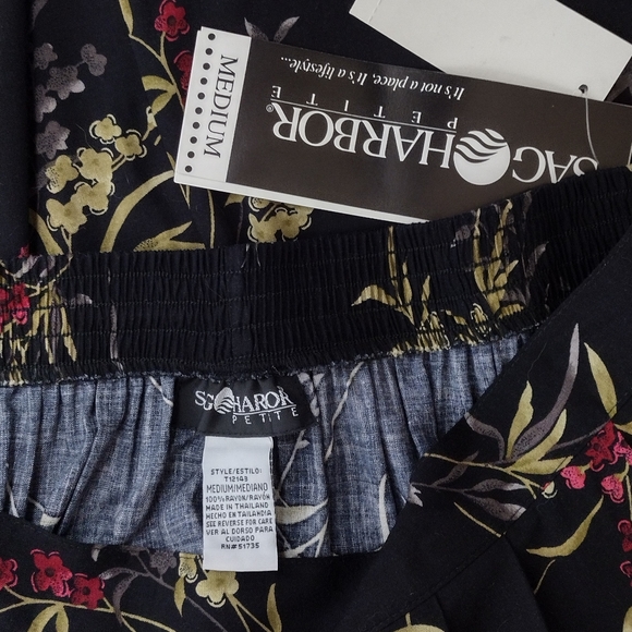 NWT Floral Skirt size MP - Picture 2 of 2